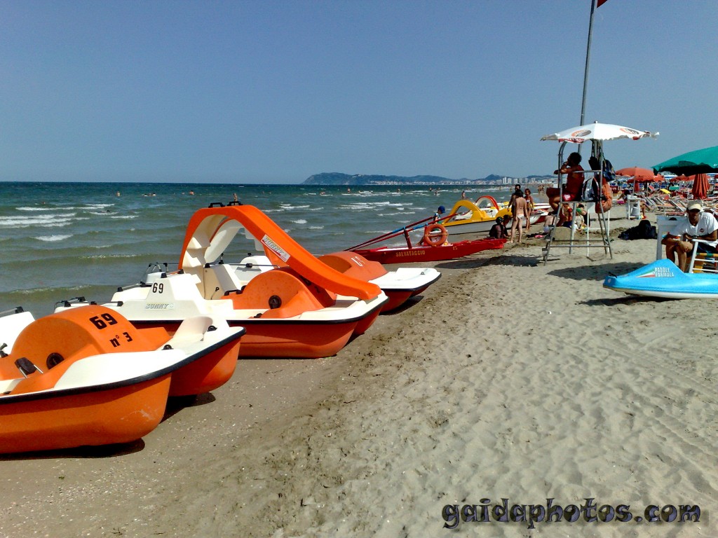 italien-reise-urlaub-adria-02 Riccione: Rettungsdienst und Tretboote