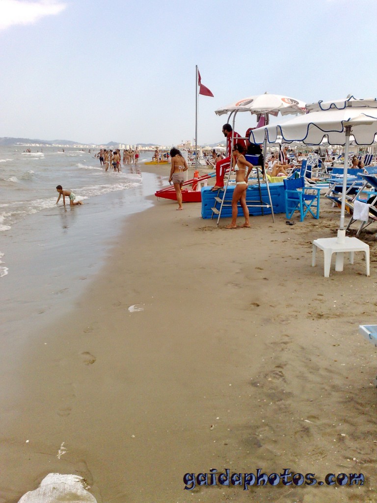 italien-reise-urlaub-adria-06 Riccione Strand und Meer: Rettungsdienst